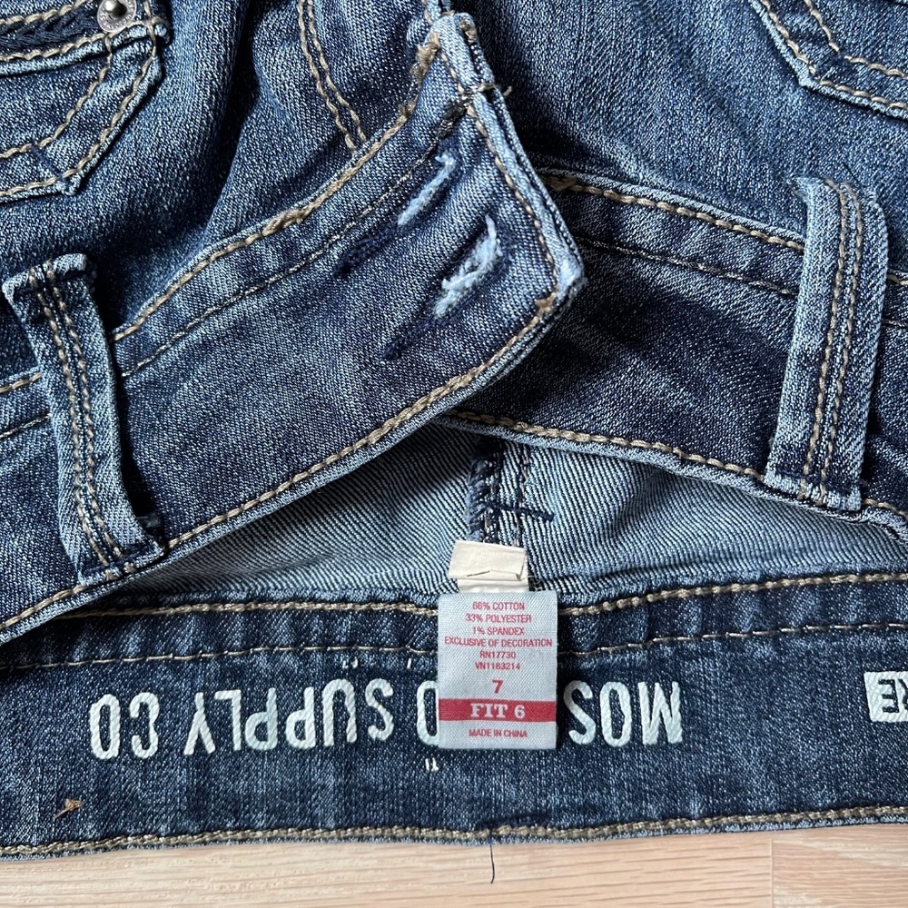 Mossimo Supply Co Flare Jeans Size 6 Low Mid Rise Retro Pocket Detail Y2K - Picture 10 of 10